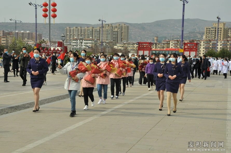 不辱使命 英雄凱旋！麥積區(qū)馳援武漢5名醫(yī)務(wù)人員回家了