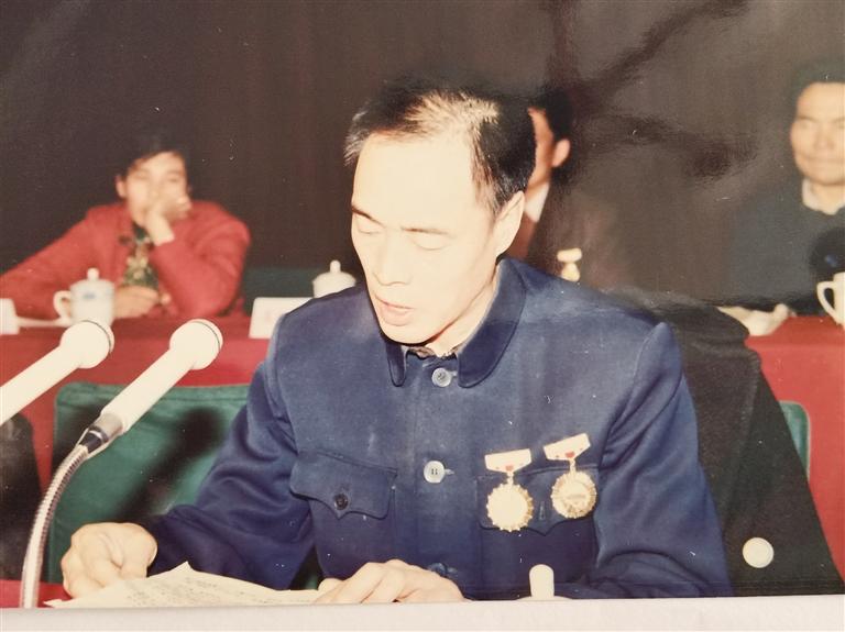 尋訪百名先鋒黨員  他用13年的時(shí)間完成28年的工作量——記“刀具大王”、全國(guó)勞模、蘭州通用機(jī)器廠工人技師蘆聚才