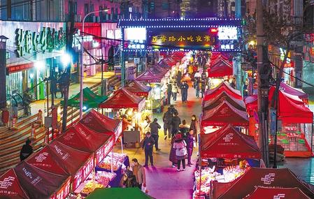 蘭州市城關(guān)區(qū)正寧路小吃夜市、南關(guān)民族風(fēng)味一條街恢復(fù)營業(yè)